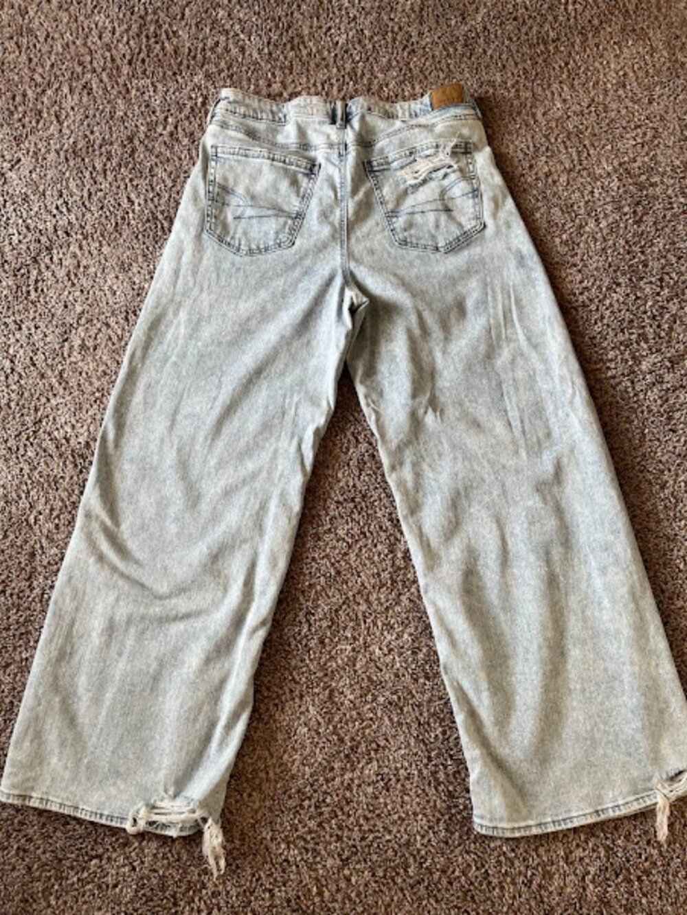 Brand New AE Dreamy Drape Stretch Super High-Waisted Baggy Wide-Leg Jean - Picture 2 of 4
